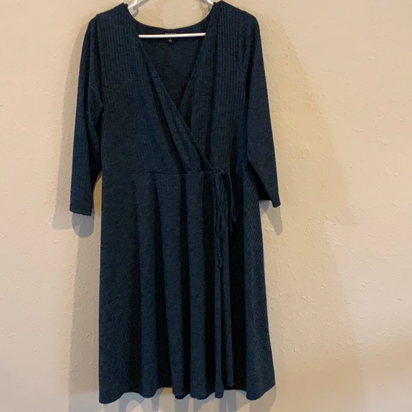 Torrid 1X teal faux wrap dress. Beautiful color. Very classy. - Picture 3 of 7